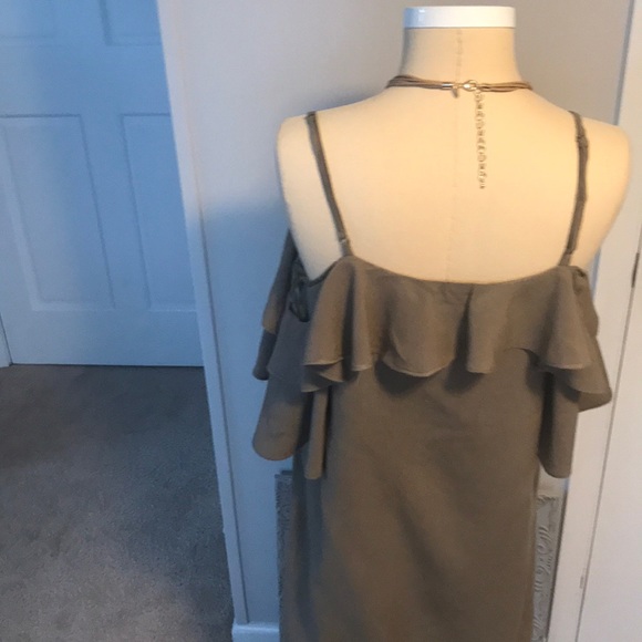 Olive linen blend dress. - Picture 2 of 5
